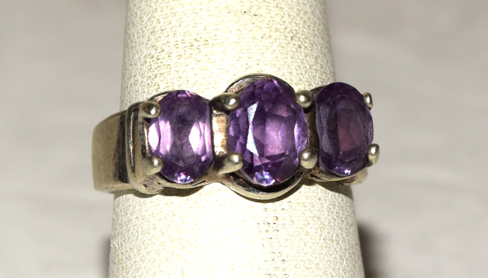 Vintage Signed UTC Amethyst 3 Oval Stones Sterling Silver Ring 5.3 Gram Size 6