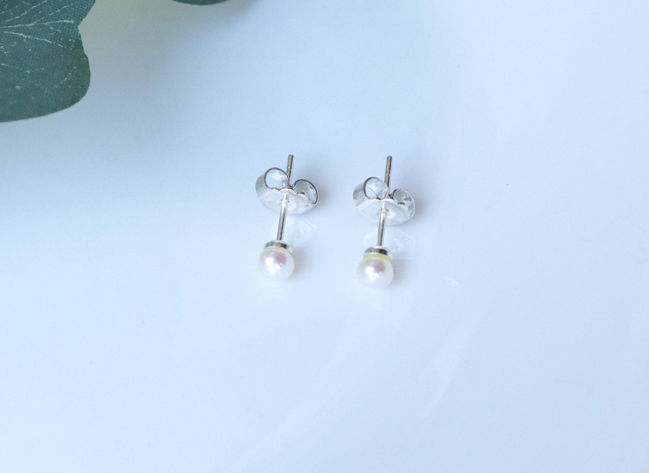 Tiny Natural Freshwater Pearl Stud Earrings, Pearl Earrings, Dainty Pearls studs