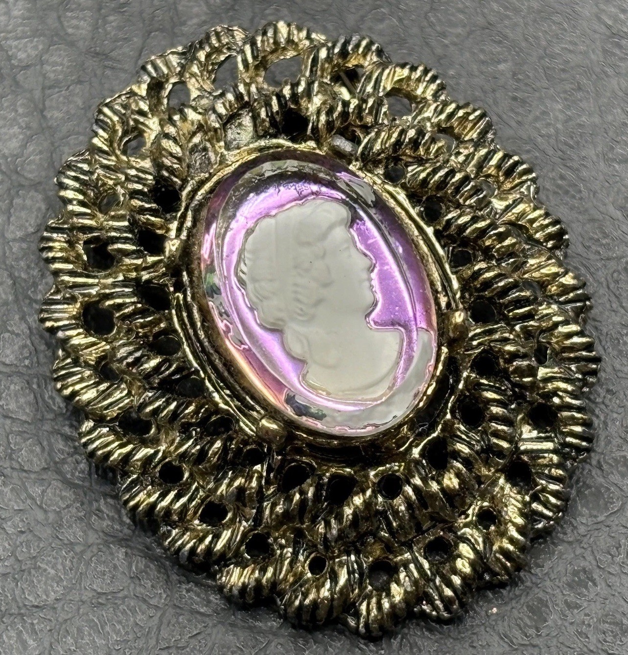 Vintage Victorian Revival Purple Glass Intaglio Cameo Gold Tone Brooch Pin