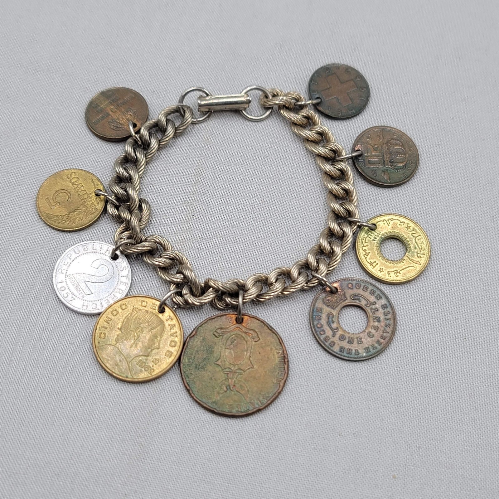 Vintage World Coin Charm Chain Bracelet Womens 6.5 In Travel Jewelry