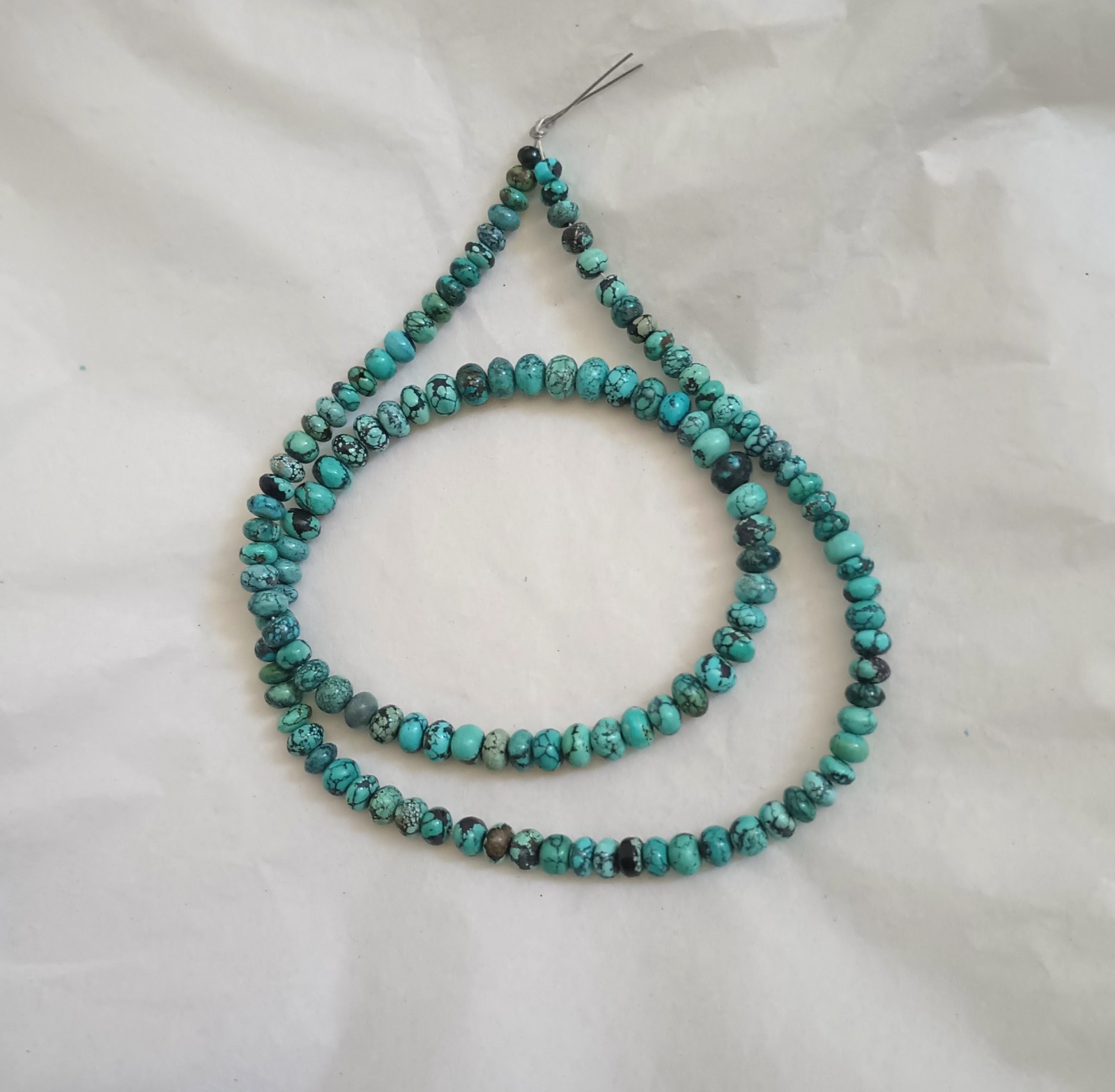 OLD STOCK, HI-GRADE CLOUD MOUNTAIN TURQUOISE 4-6MM RONDELLE BEADS- 17.75″- 2422E
