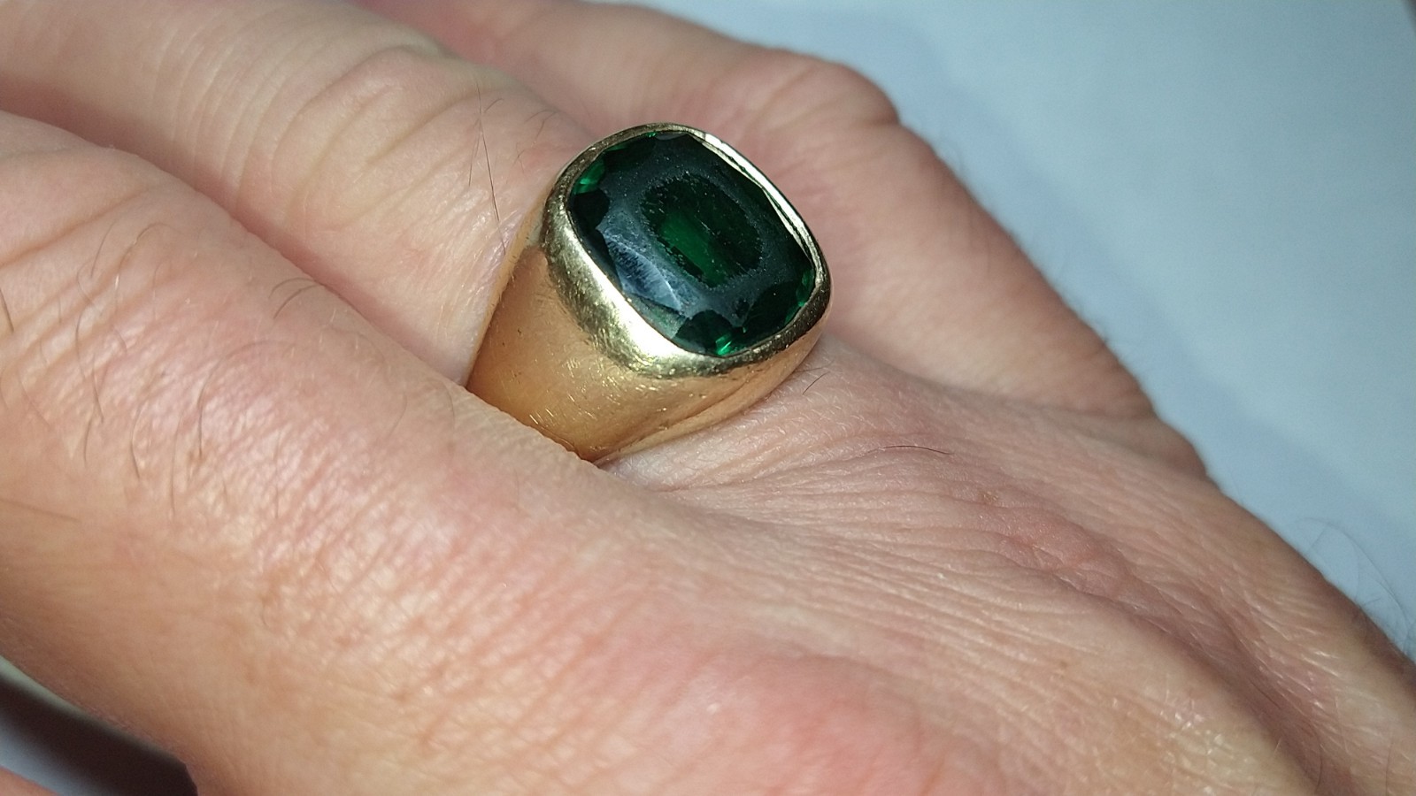 Solid heavy 9k gold ring 12.0 grams – sz 10.75