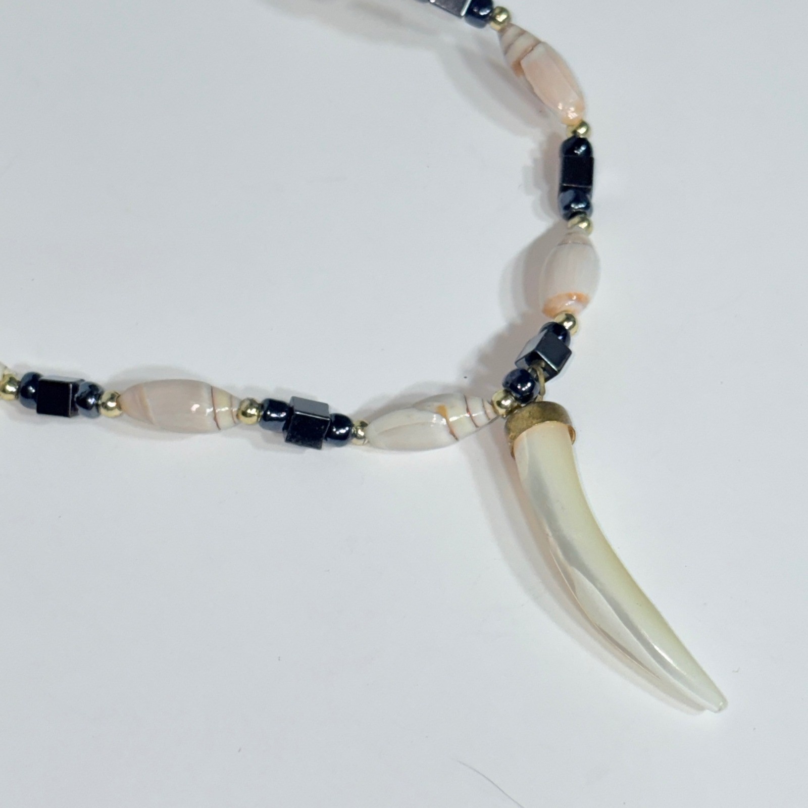 Vtg Shell & Hematite Beaded Necklace with Abalone Horn Pendant Barrel Clasp 18″
