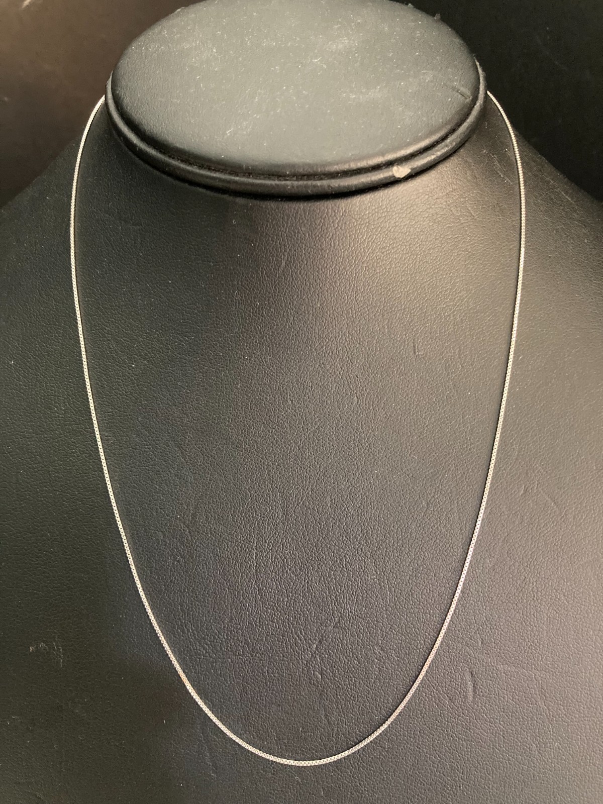 .925 Sterling Silver 18″ Box Chain Necklace 0.5mm Spring Ring