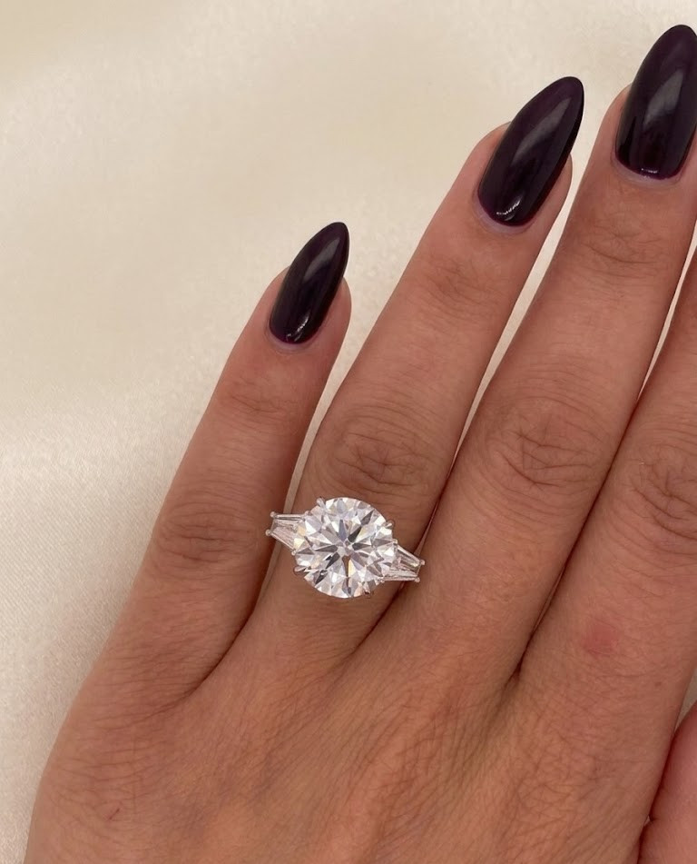 Lab Grown 6.80 Carat Round Cut E/VS1 Diamond Engagement Ring 14k White Gold IGI