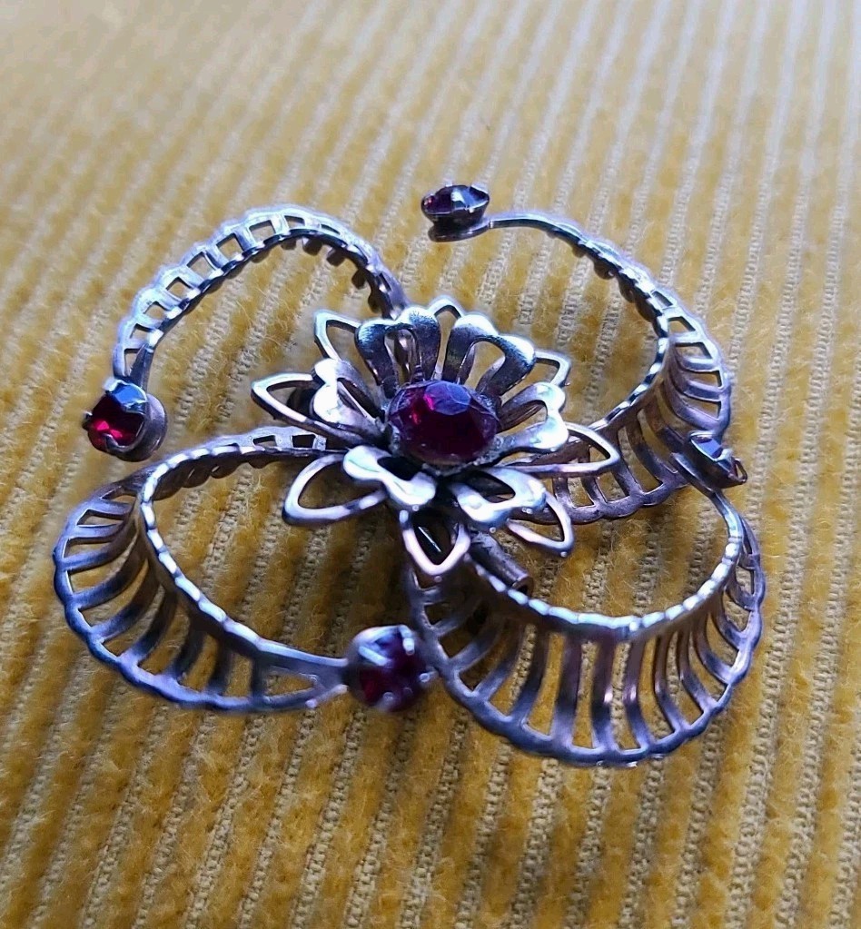 Vintage Brooch Garnets Swirl Pinwheel Pin Filigree Silver Brass 2″ No Mark
