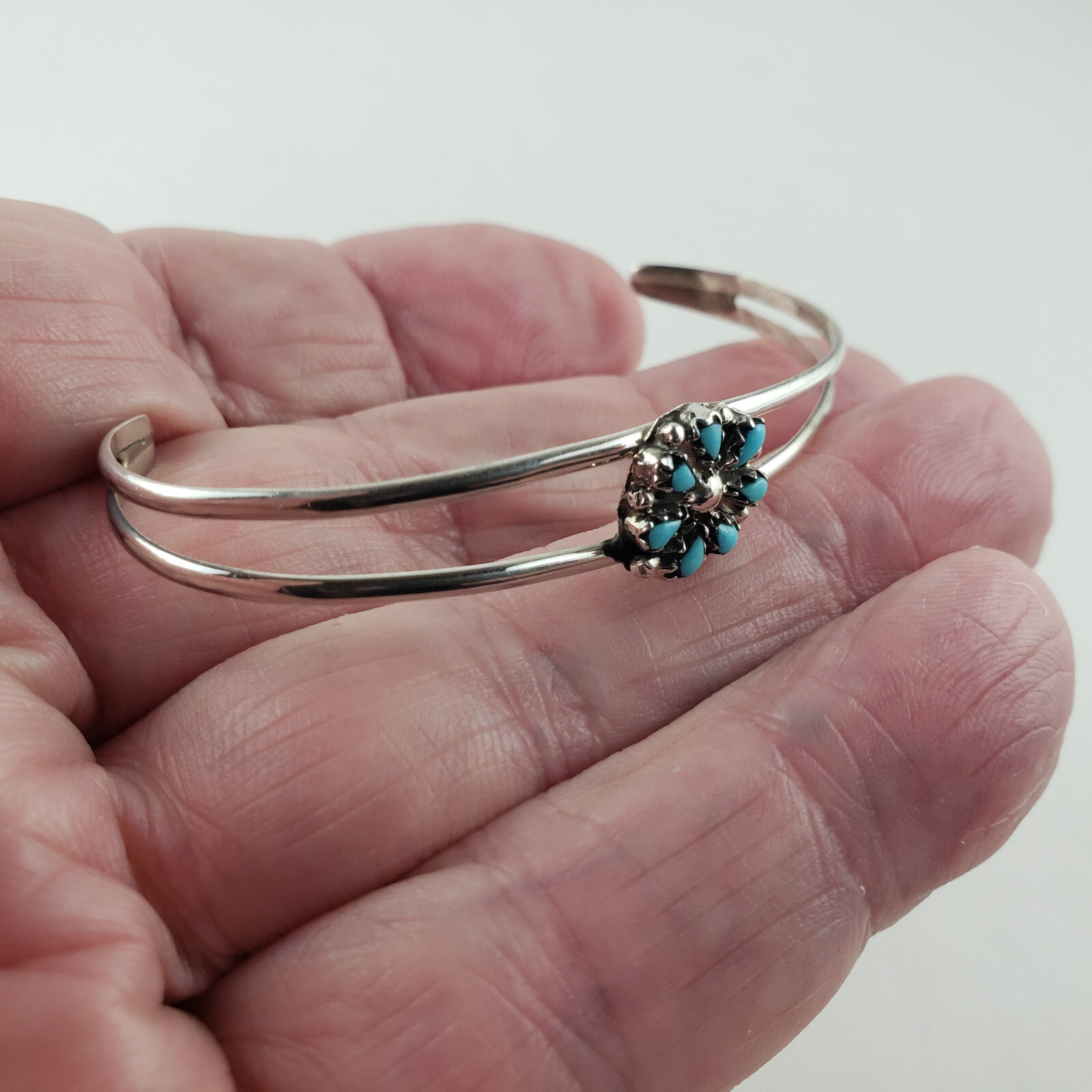 Sterling Small Cuff Bracelet Petti Point Turquoise Southwest 3.7g [7825]