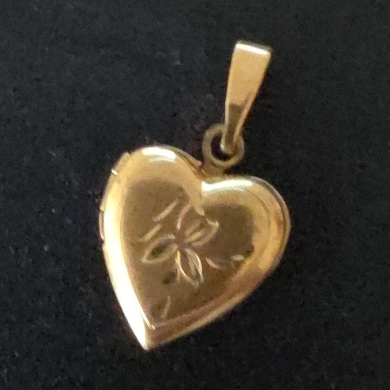 Vintage Tiny Gold Filled Heart Locket Floral Engraved Photo Pendant GF