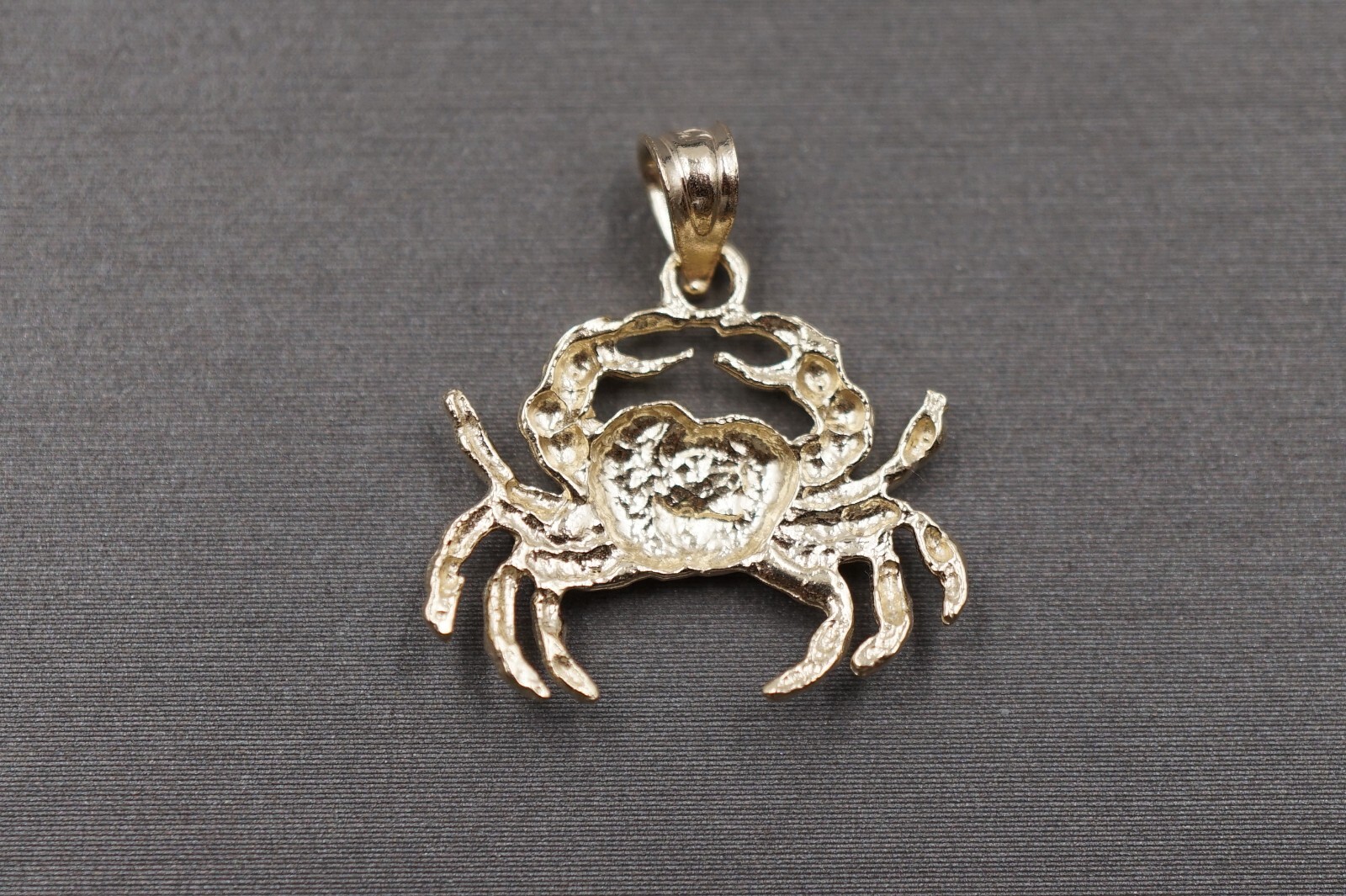 10K Solid Yellow Gold 0.8″ Diamond Cut Crab Charm Pendant.