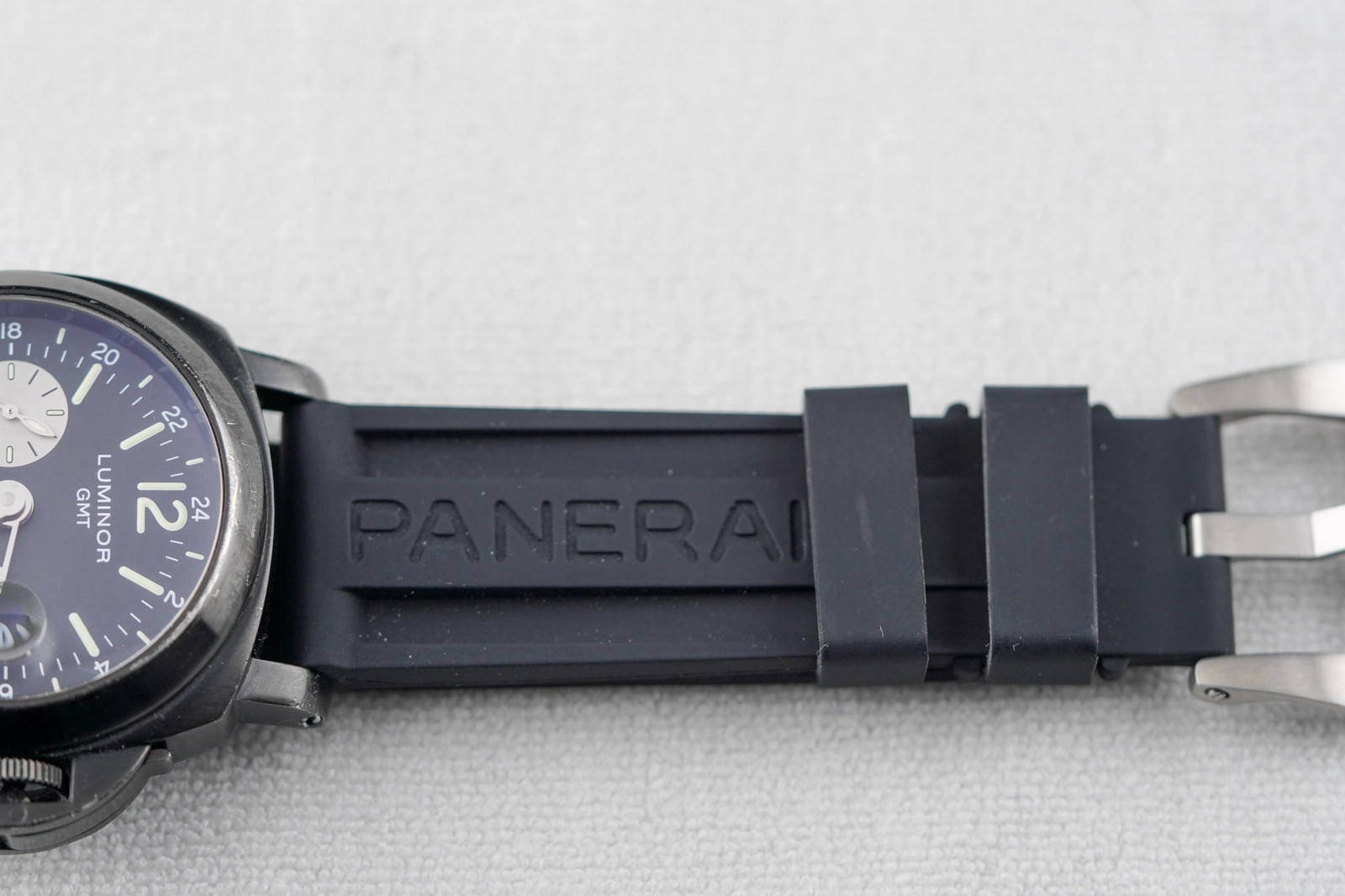Panerai Luminor Gmt Automatic Black Dial on Leather PAM00088