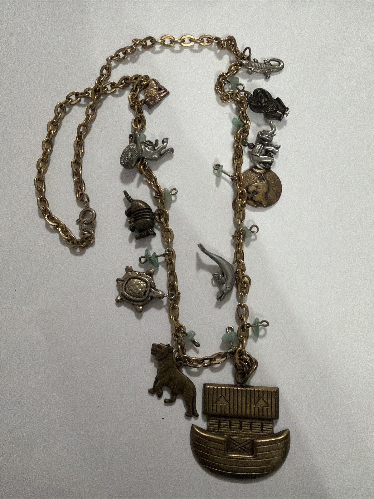 Vintage NOAHS ARK Charm NECKLACE Gold tone Animals Bible Story —(V)