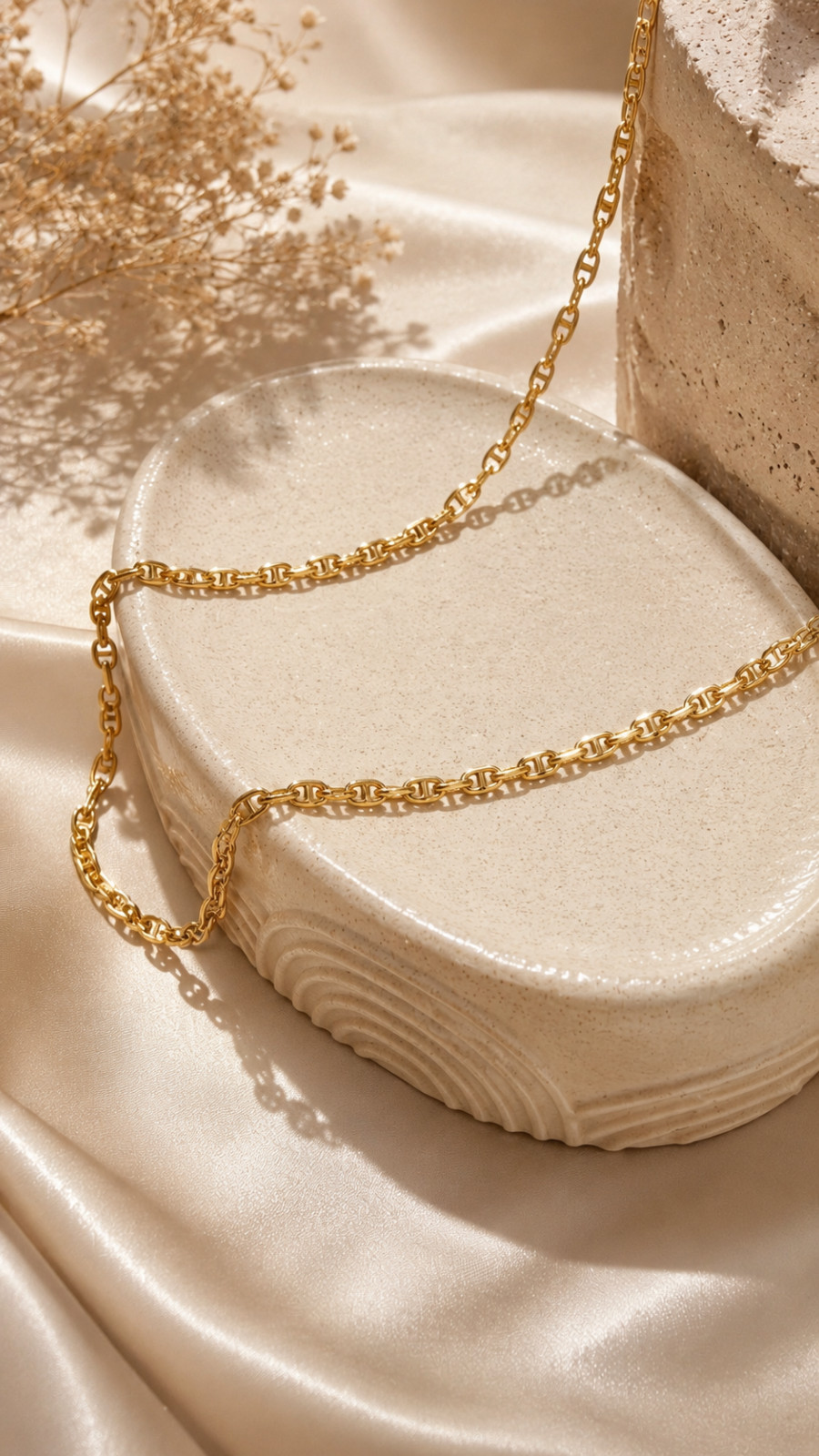 14K Gold Classic Mariner Chain Necklace
