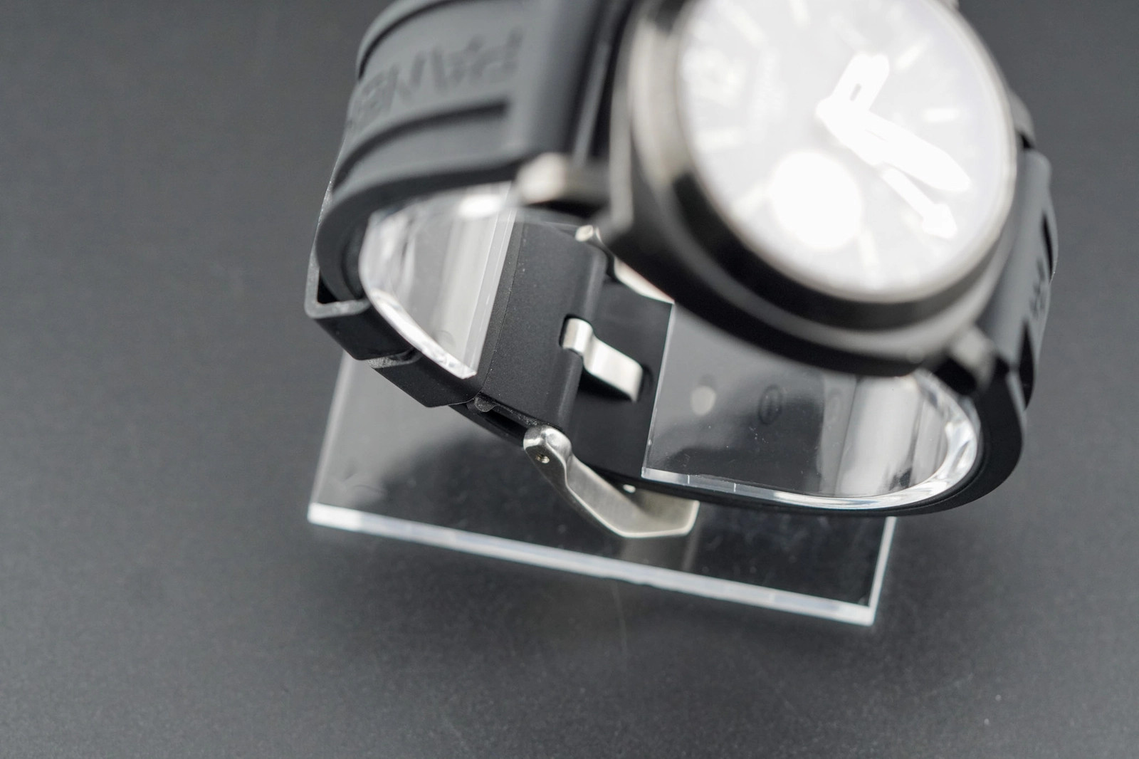 Panerai Luminor Gmt Automatic Black Dial on Leather PAM00088