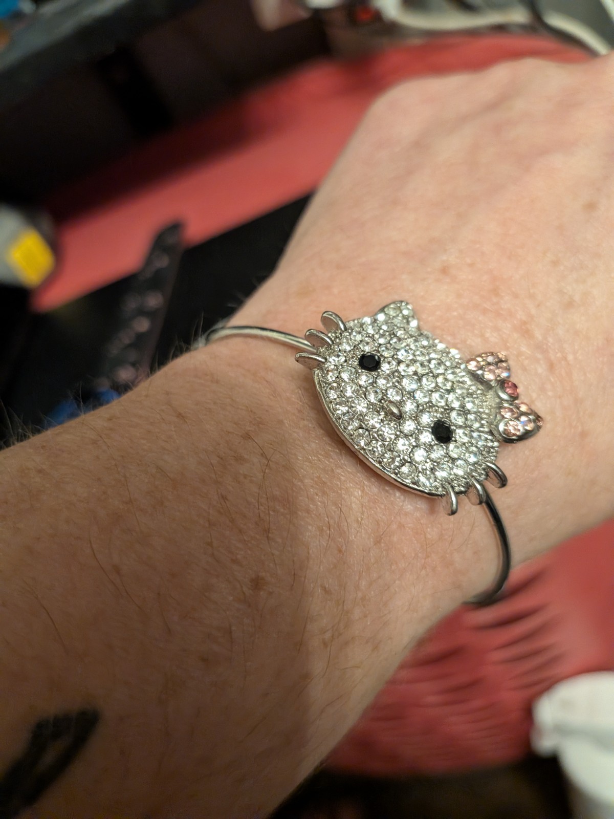 Silver Tone Rhinestone Cat Face Open Cuff Bangle Bracelet, Adjustable, Pink Bow