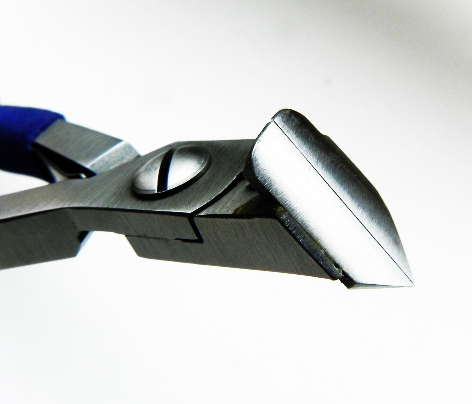 High Precision Flush Cutting Oblique Cutter by Peer Vigor Made in Switzerland