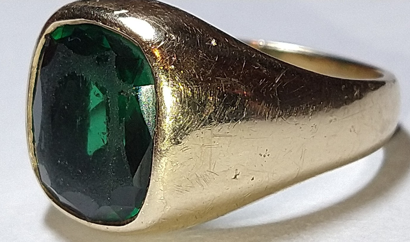 Solid heavy 9k gold ring 12.0 grams – sz 10.75