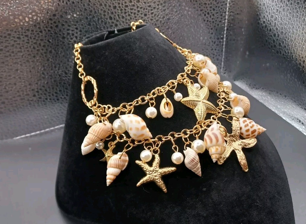 New Marked Betsey Johnson Beach Shell Pearl Goldtone Necklace