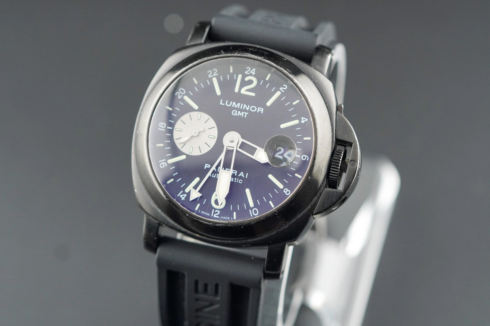 Panerai Luminor Gmt Automatic Black Dial on Leather PAM00088