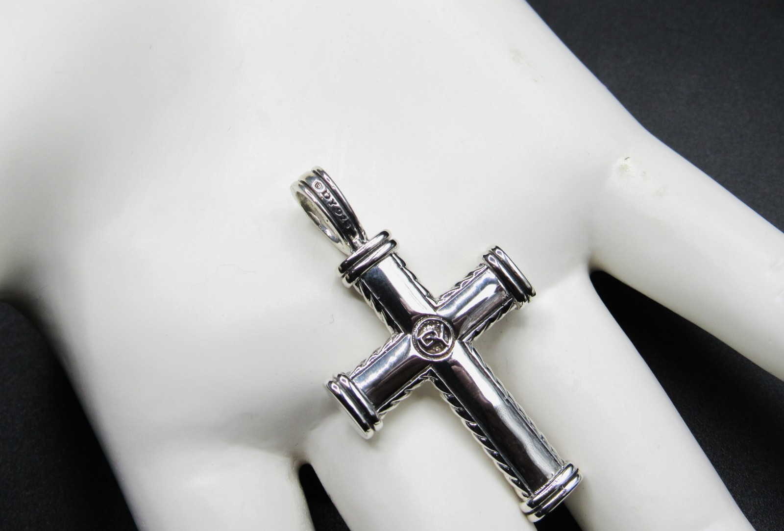 DAVID YURMAN CROSS CHEVRON PENDANT