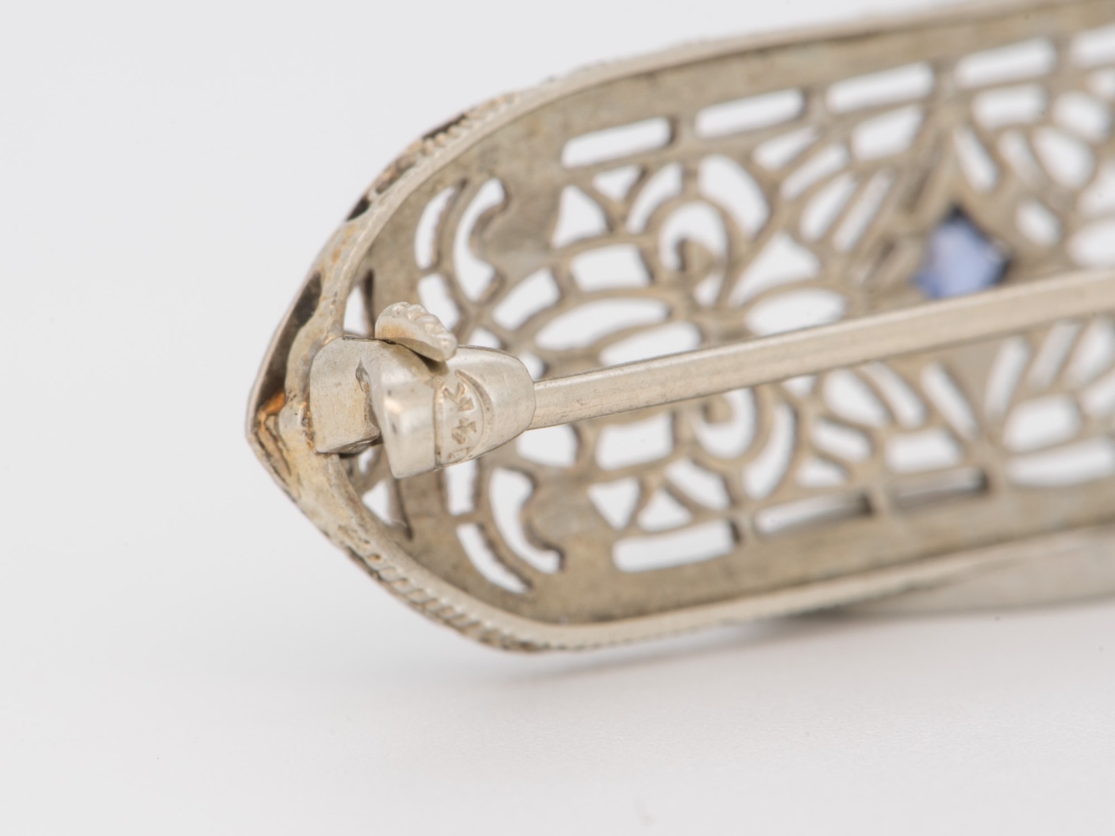14K White Gold Vintage Art Deco Filigree Bar Pin with Blue Stone Brooch