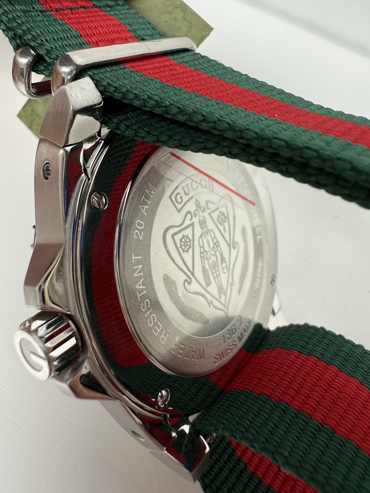 Gucci Dive YA136206 Men’s Watch – Red/Green