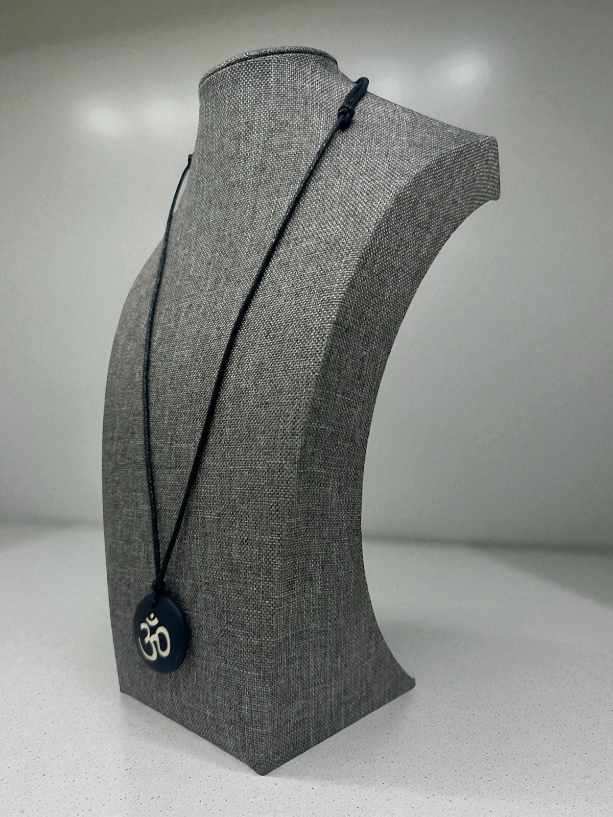 Black Om Pendant Necklace Adjustable 14‑28in Hindu Yoga Meditation Aum Charm