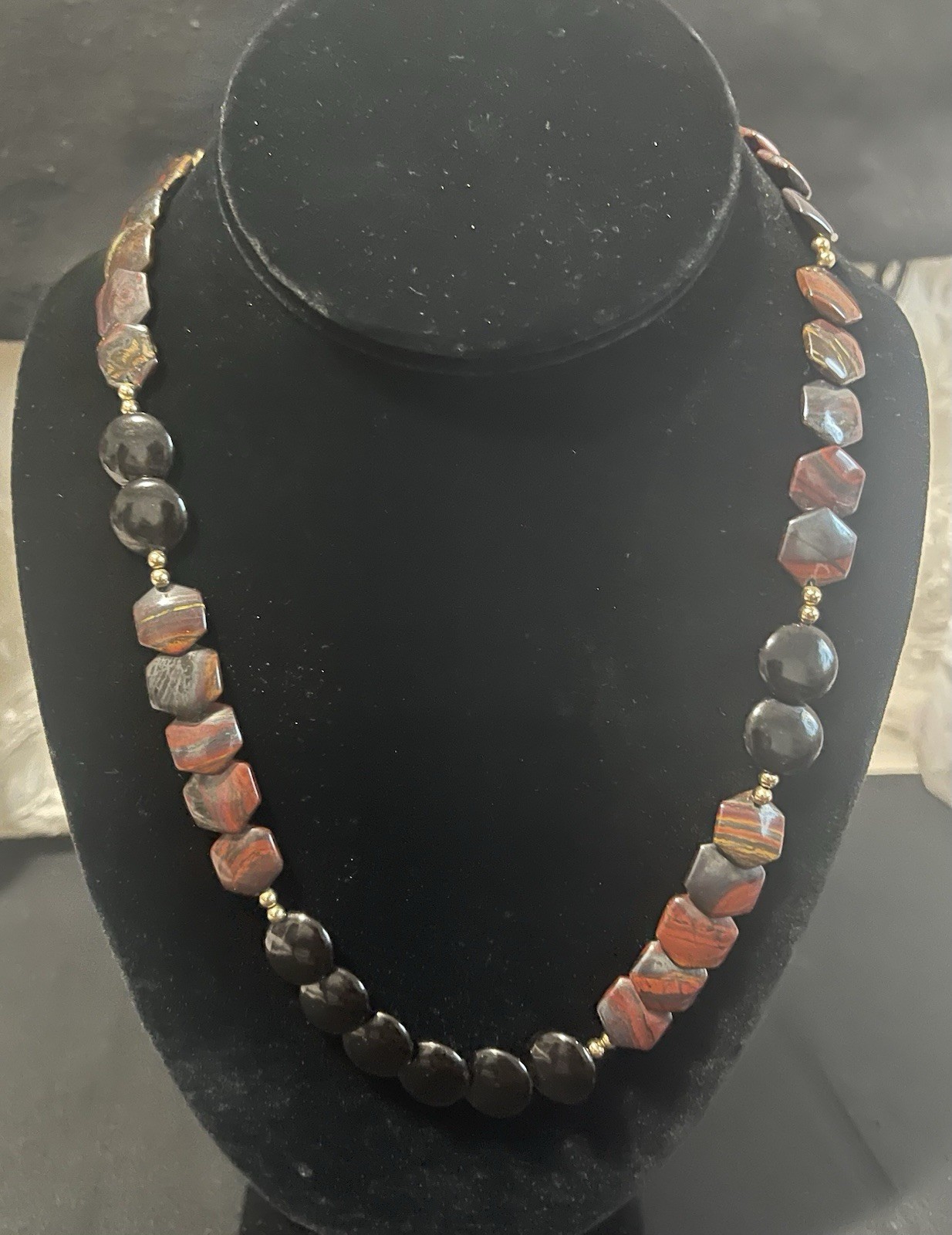 Gorgeous Vintage Precious Stones Jasper Onyx Hexagon Disc Gold Tone Necklace