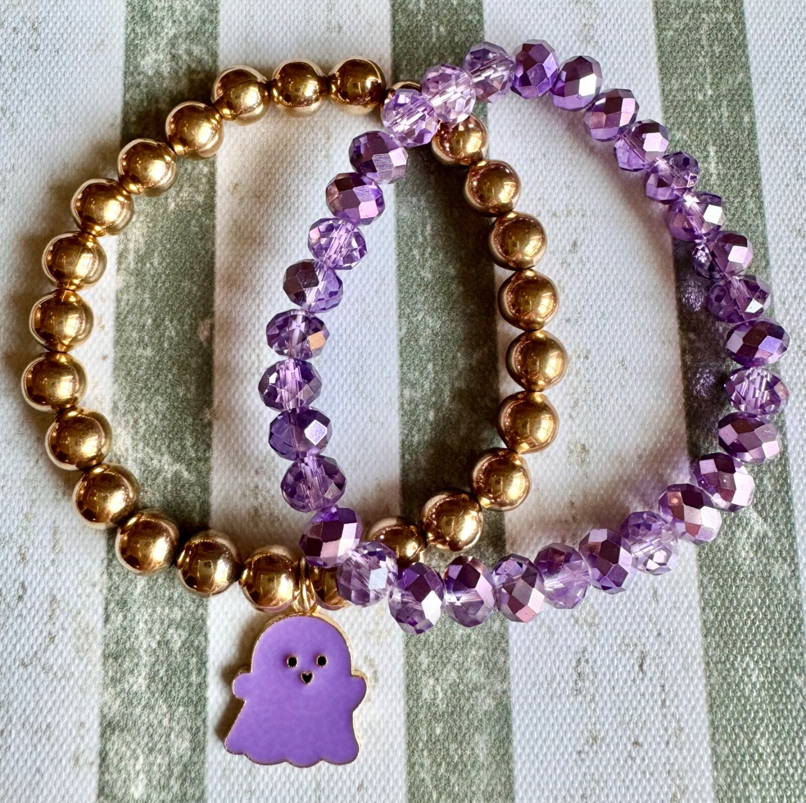 New Halloween Beaded Purple & Gold Tone Adult Bracelet Set w/ Ghost Charm – 8”