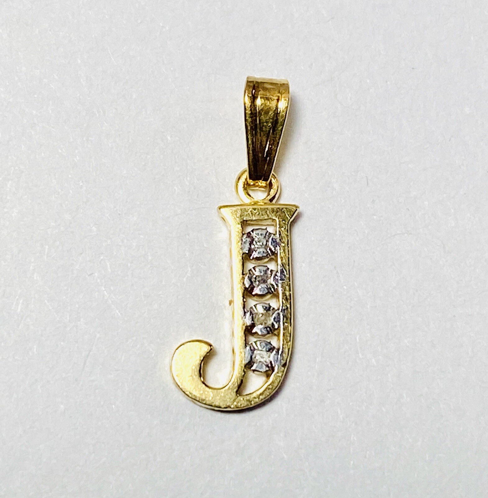 14K Yellow Gold 0.01ctw Diamond “J” Letter 10mm Pendant Charm 0.65g