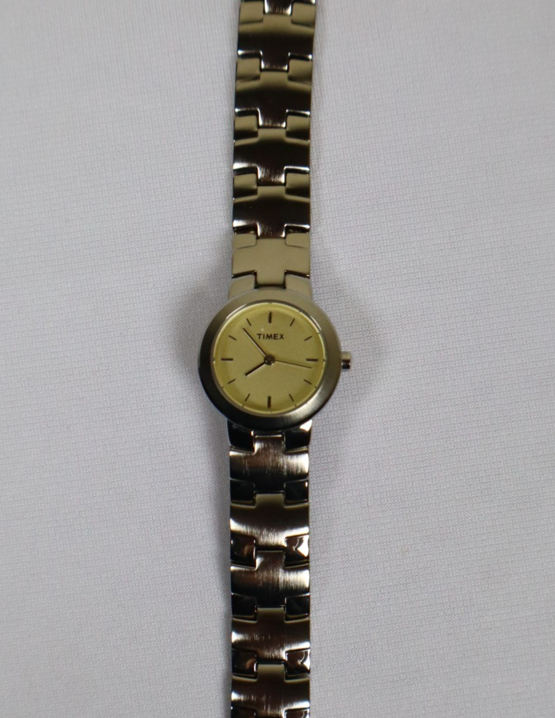 Timex Watch NIB Silver Tone Bracelet Band Needs New Battery ONE YEAR WARRANTY
