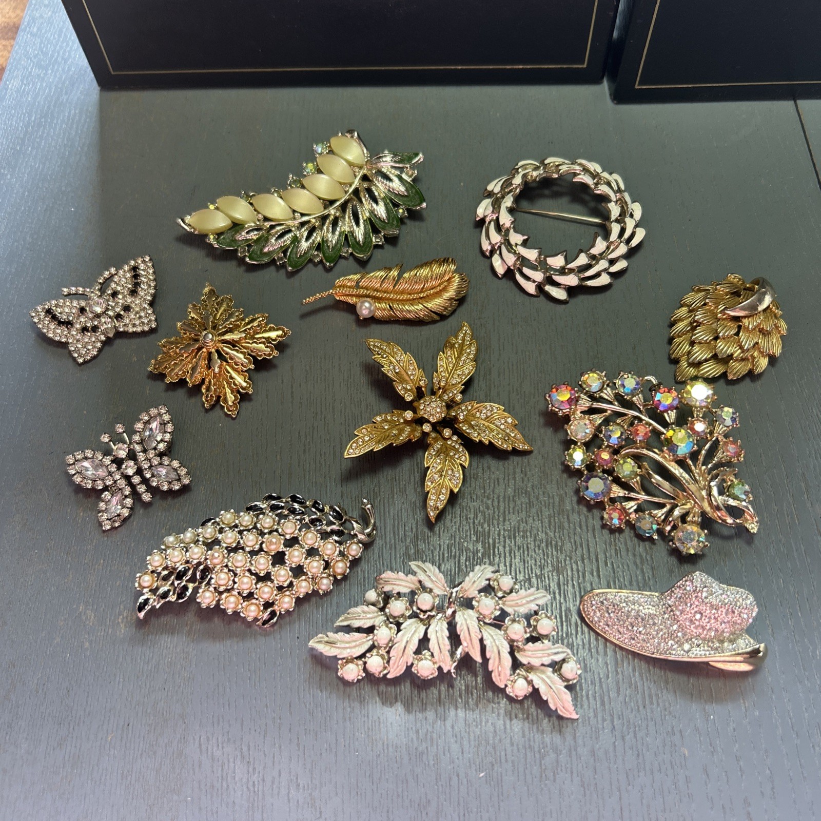 Collection Vintage Brooches Complete 12 In Total all intact