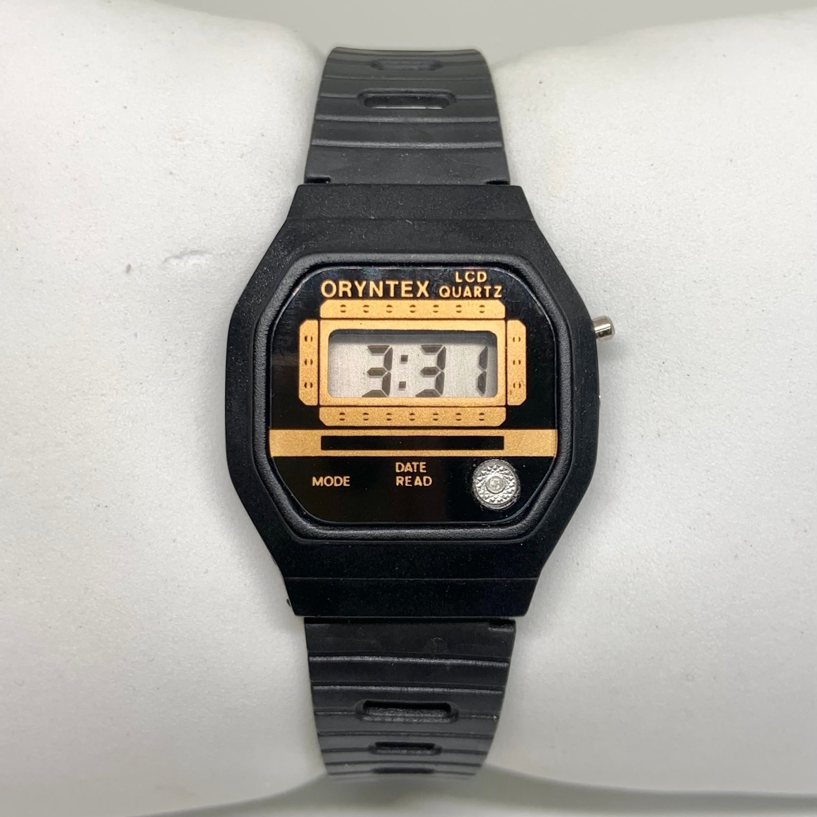 Vintage Oryntex Lcd quartz digital kids/women watch 26mm black tone running
