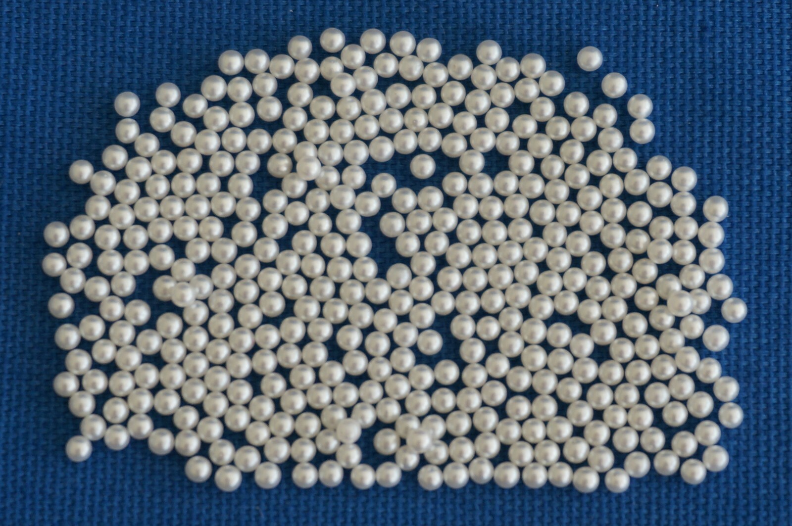 Egg Decorating / Jewelry – 2.5mm SEED PEARLS – No Hole – 5 grams – Approx. 400