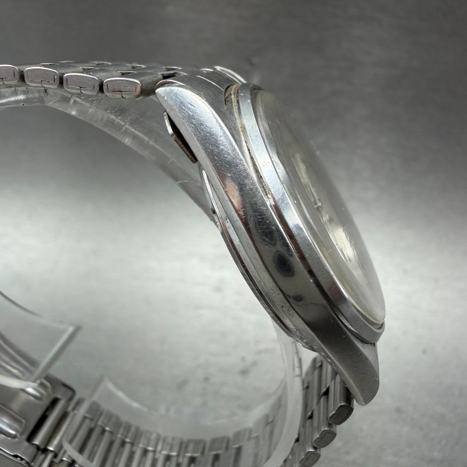 Seiko SQ Watch Men 35mm Silver Dial Silver Tone Daydate Round 8223-8010 New Batt