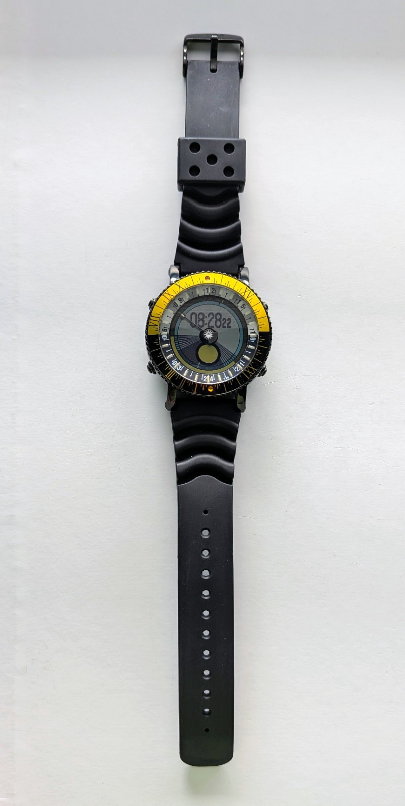 Yes Astronomical V7 WorldWatch Model #7B-KB-PS Titanium in Black