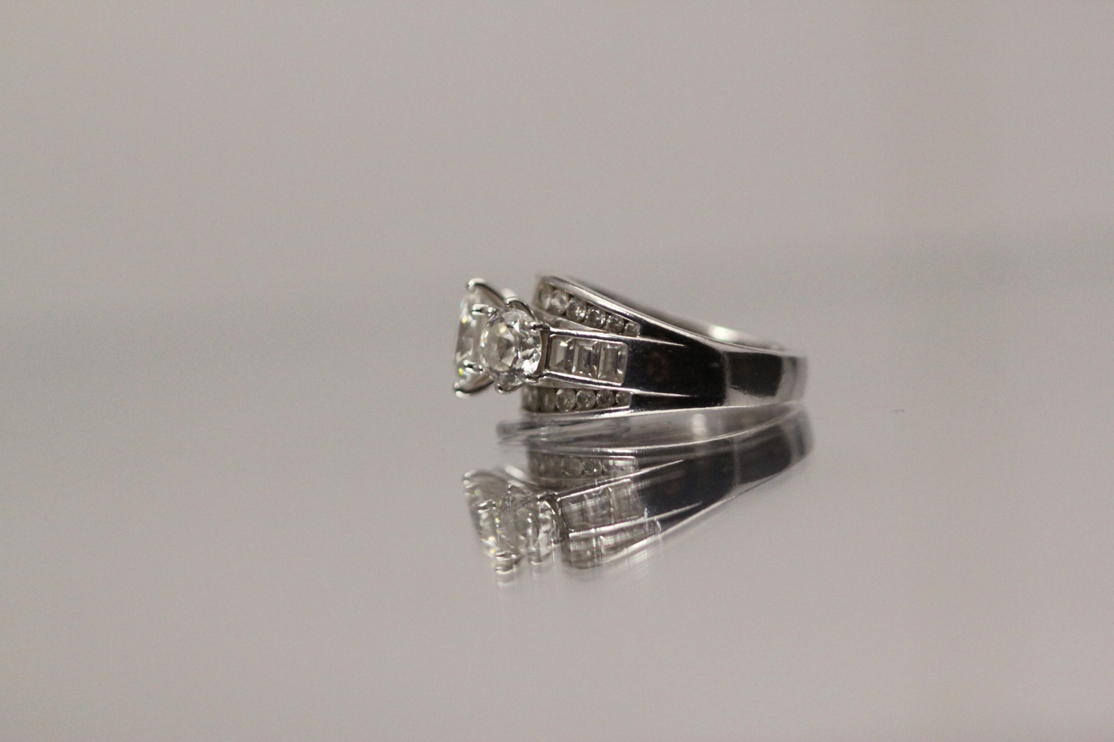 925 Sterling Silver Round & Baguette Clear CZ Engagement Style Ring8.8G(RIN8905)