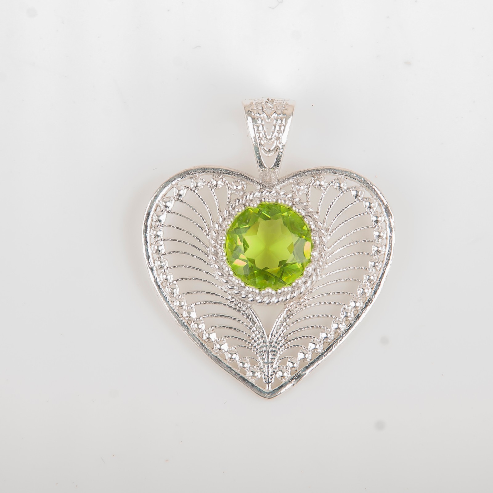 Peridot Gemstone Jewelry 925 Silver Handmade Pendant 1.4″ For Anniversary Gifts