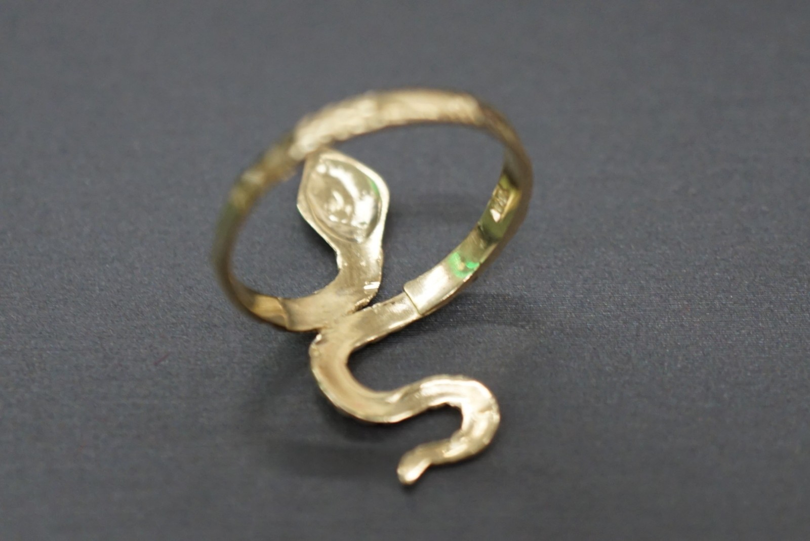 10K Solid Yellow Gold Diamond Cut Size 6.5 Snake Ring.