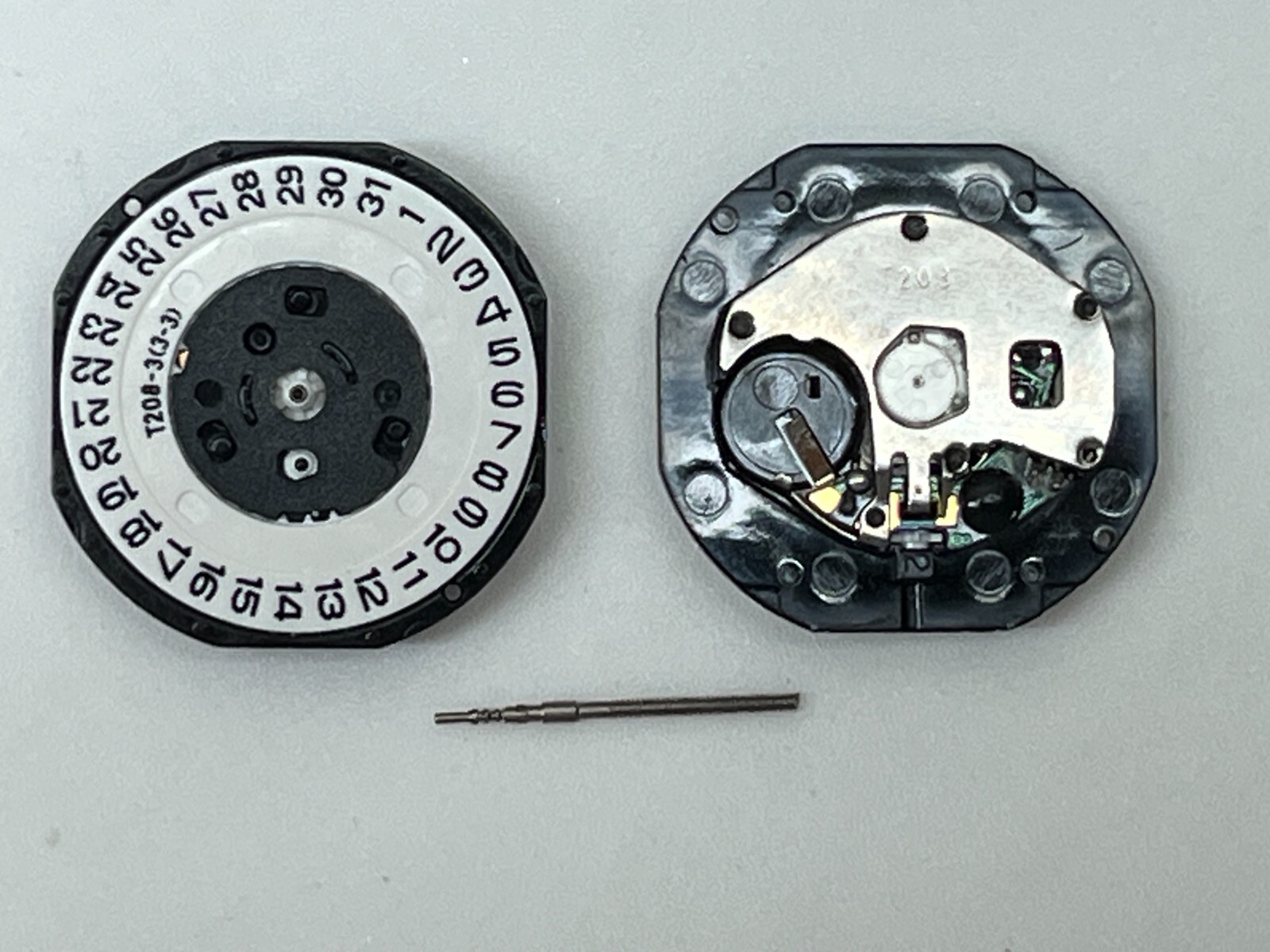 One T 208 Quartz Movement Date at 3 SINGAPORE Watch Repair Parts NEW with stem