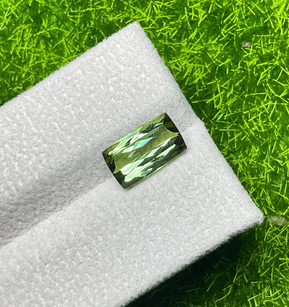 2.97cts natural top quality vivid green tourmaline cushion loose gemstone