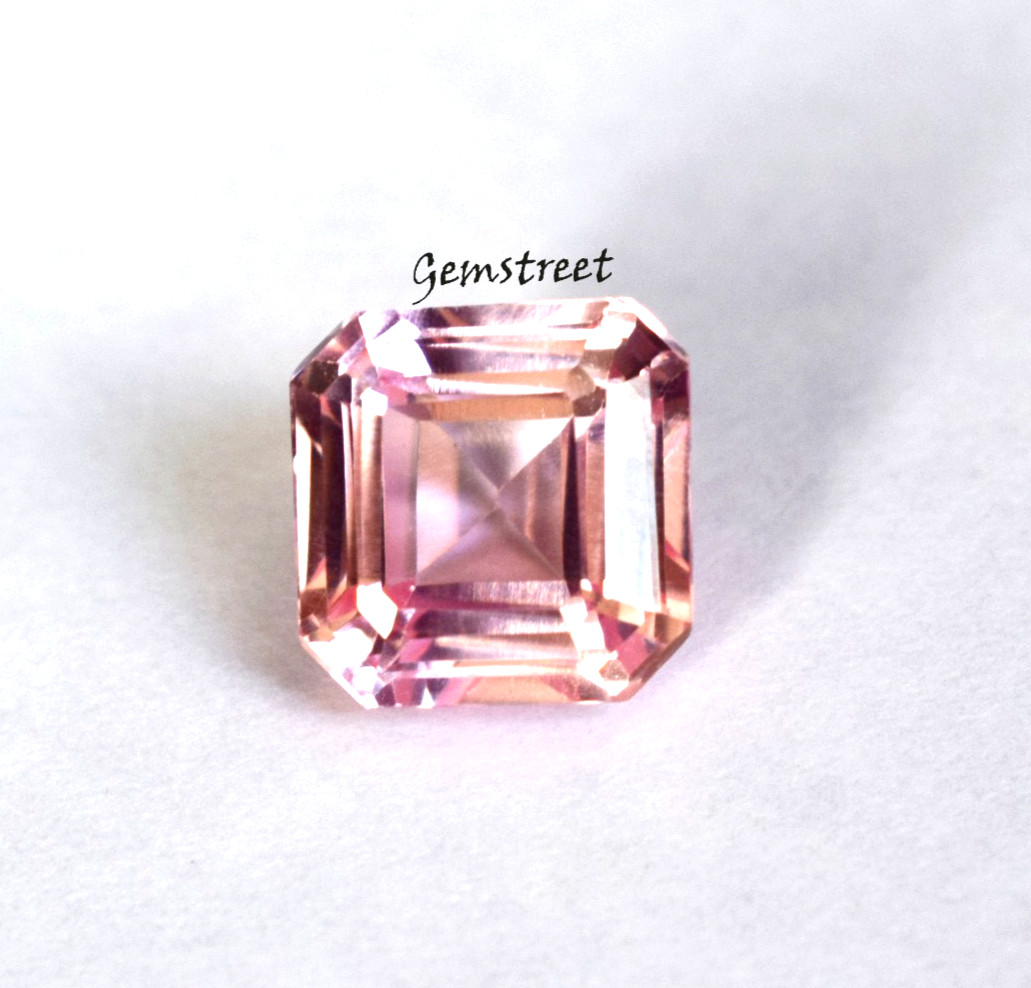 Natural 4.50 Ct Sri Lanka Peach Pink Padparadscha Sapphire Radiant Cut Certified