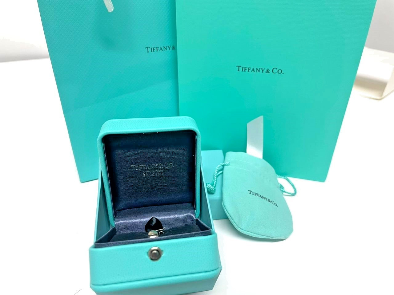 TIFFANY & CO. BLUE LEATHER PRESENTATION NECKLACE GIFT BOX, CASE, AND BAG