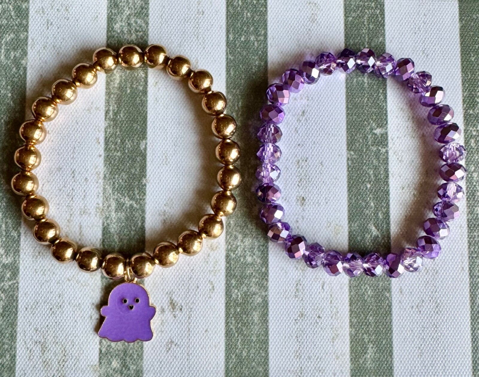 New Halloween Beaded Purple & Gold Tone Adult Bracelet Set w/ Ghost Charm – 8”
