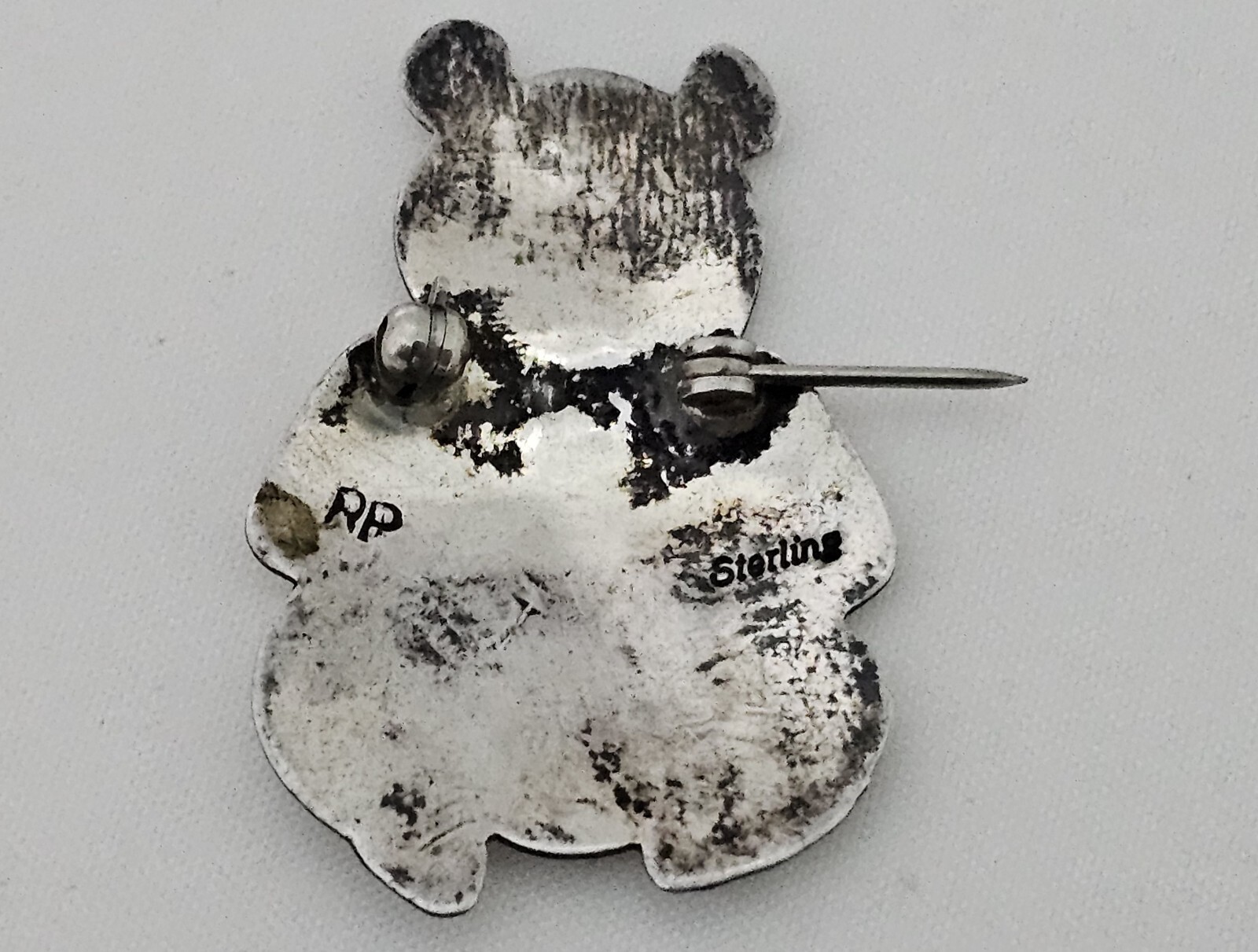 Sterling Silver Bear shape Native American Vintage Brooch Marked RP 1 1/2″