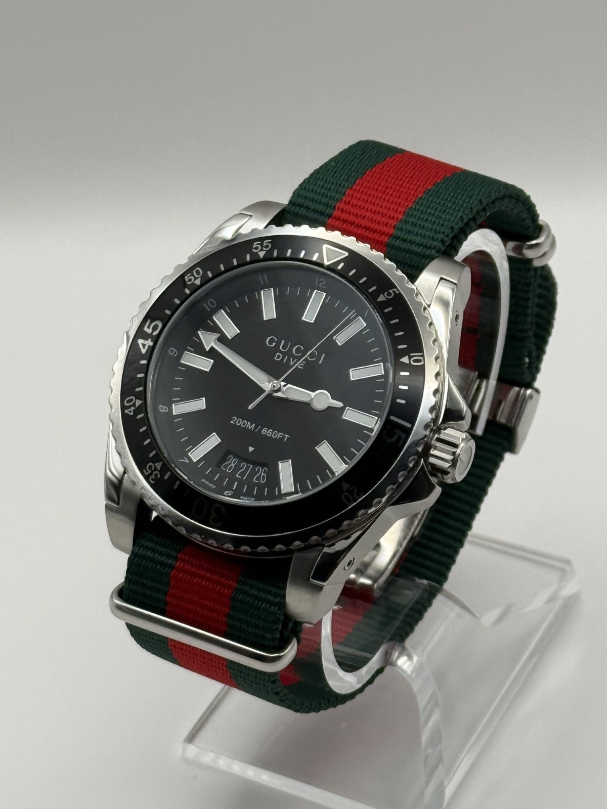 Gucci Dive YA136206 Men’s Watch – Red/Green