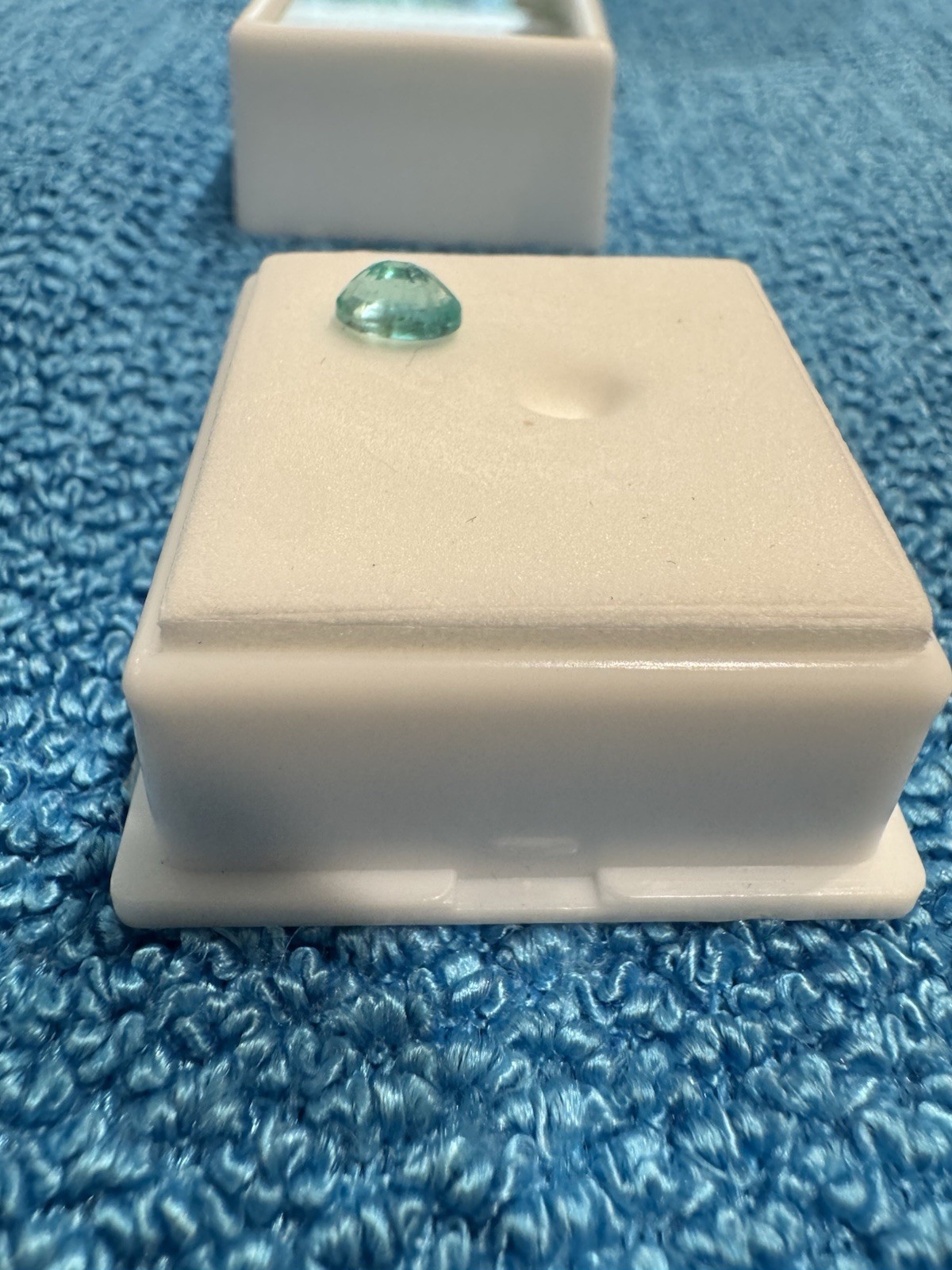 Vintage JTV Loose Colombian Emerald .75 Ct 7x5mm Oval Cut Natural