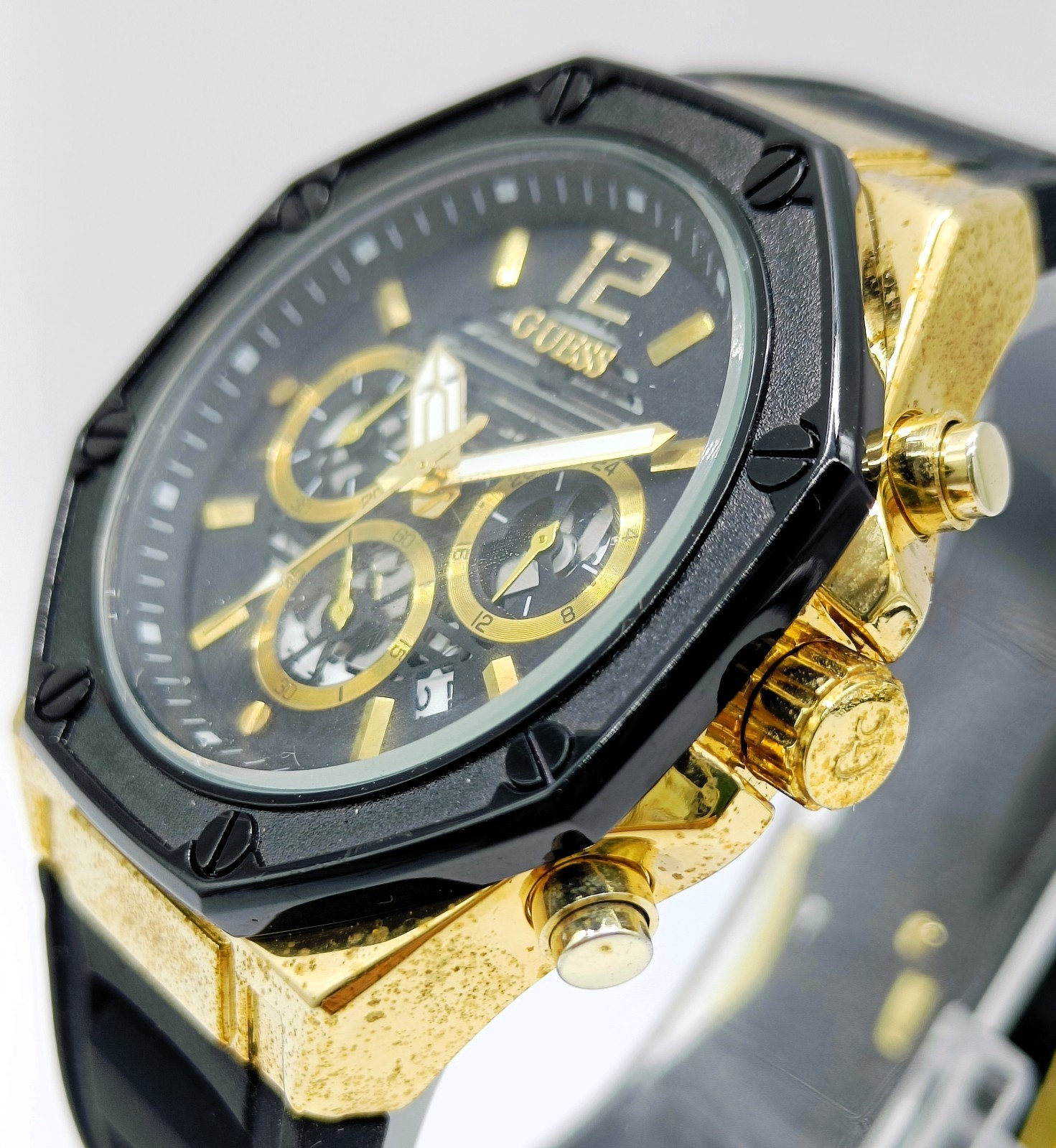 Beautiful Guess Chronograph Date Indicator Quartz Analog Men’s Wrist Watch