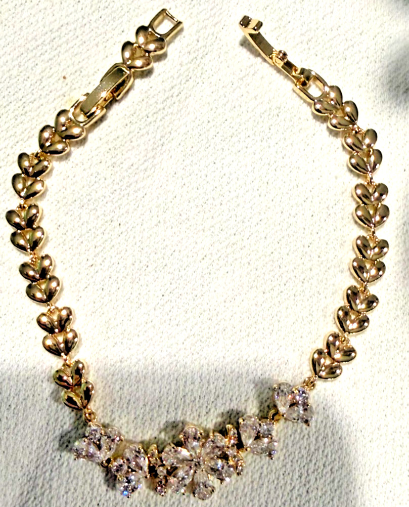 ✨ 14K Gold Filled White Zirconia Flower Bracelet – Elegant & Hypoallergenic ✨