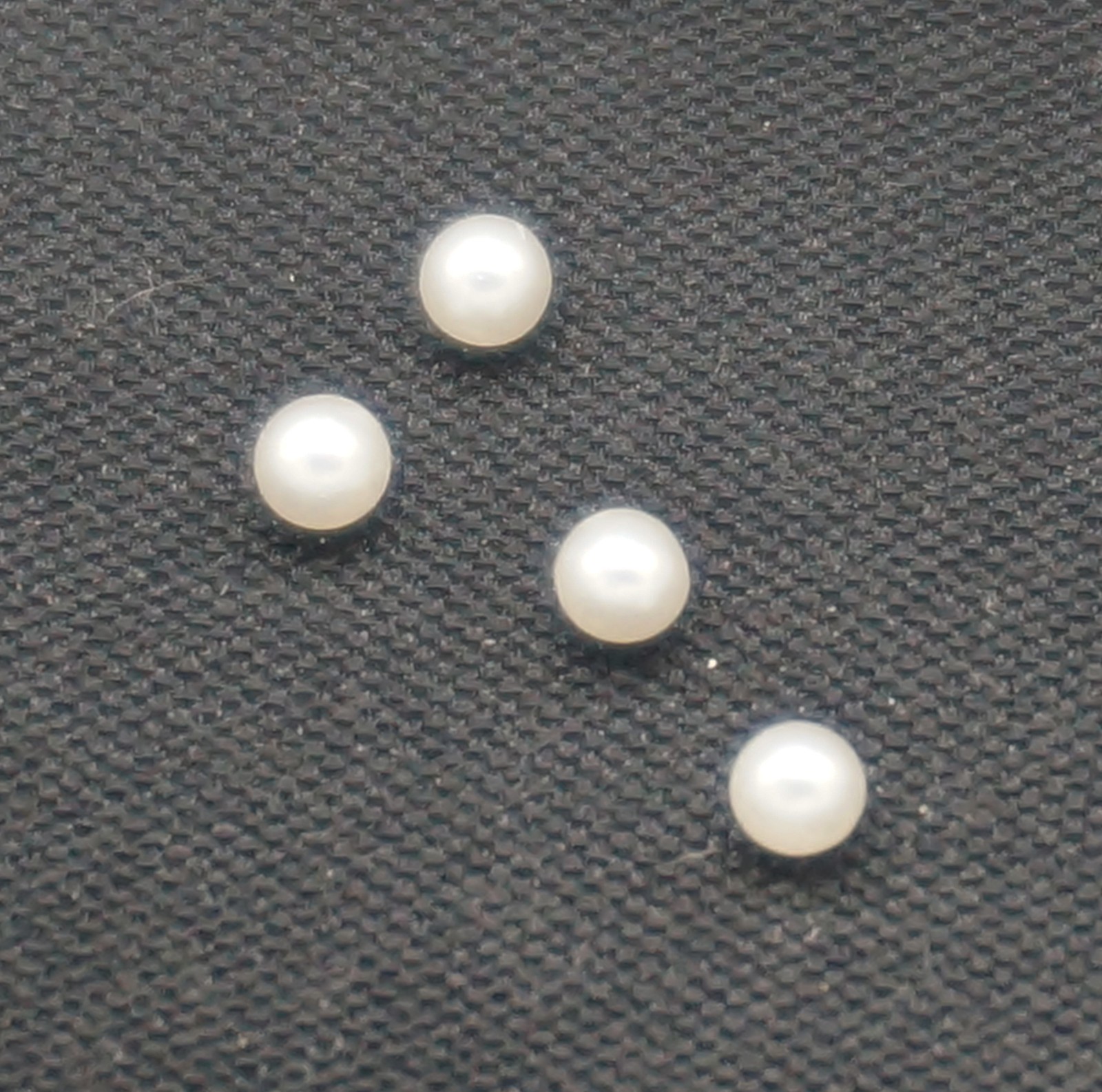 Egg Decorating / Jewelry – 2.5mm SEED PEARLS – No Hole – 5 grams – Approx. 400