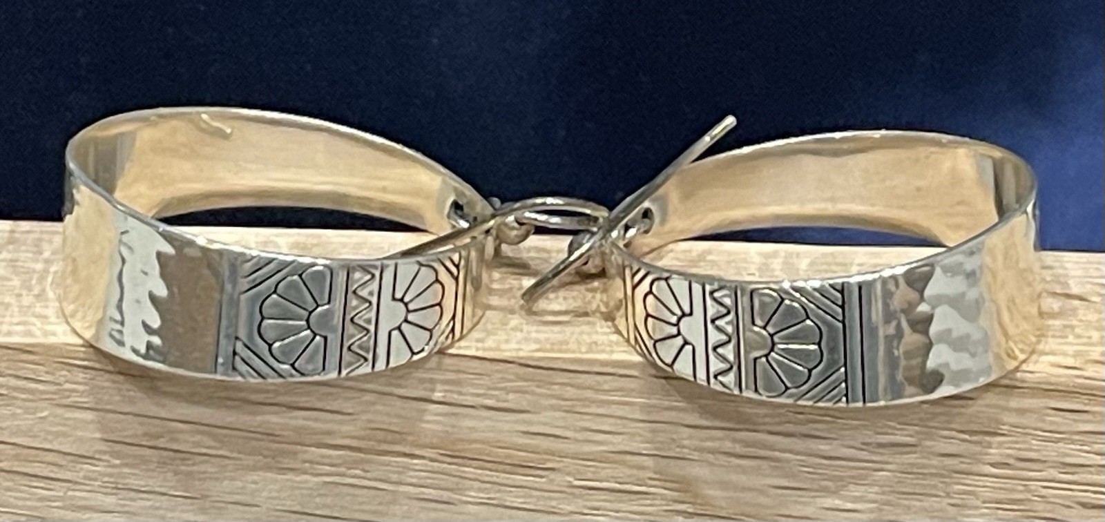 800 Silver Hammered Etched 1-1/8” Wide Hoop Wire Dangle Earrings 23.7 Grams